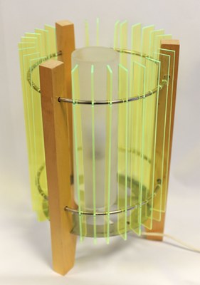 Poppe, Melina_Standleuchte, Plexiglas_gym11_2014-15.JPG