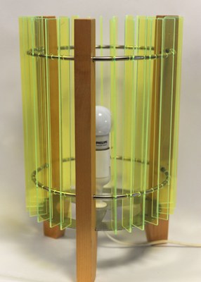 Poppe, Melina_Standleuchte, Plexiglas_gym11_2014-15_2.JPG